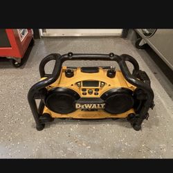 Radio DeWalt Job Site DC011 AM/FM