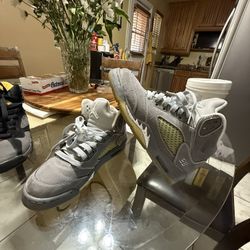 Air Jordan Wolf Grey Size 4Y