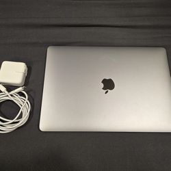 MacBook Air M1 2020 16GB/512GB Silver 13inch Screen (BARELY USED)
