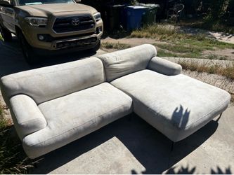 Article Abrisko white right sectional
