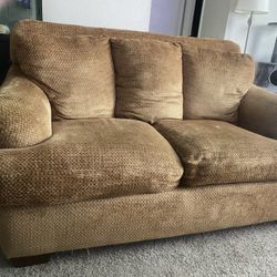 Couch For Sale Best Offer. 