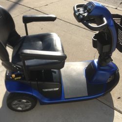 Pride Victory 10.2 Mobility Scooter With Trilift System 