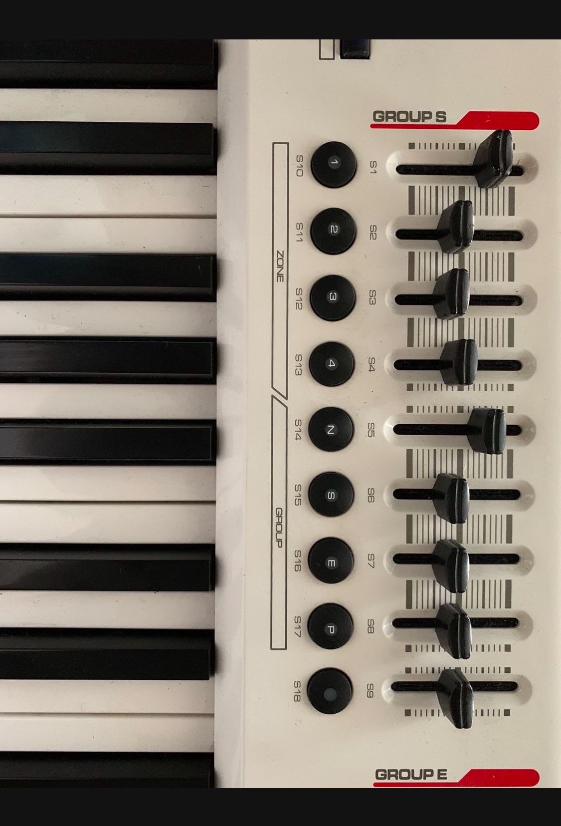 USB AXIOM Pro 61 Controller, For Music Production