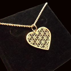 NEW 10K GOLD HEART PENDANT WITH CHAIN 