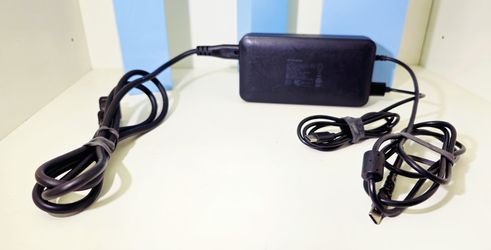 dealworthy 100W USB-C Super Charger + USB-A (Model PYSD-100-PC-1A1C-2)