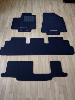 2022 Nissan Pathfinder Carpeted