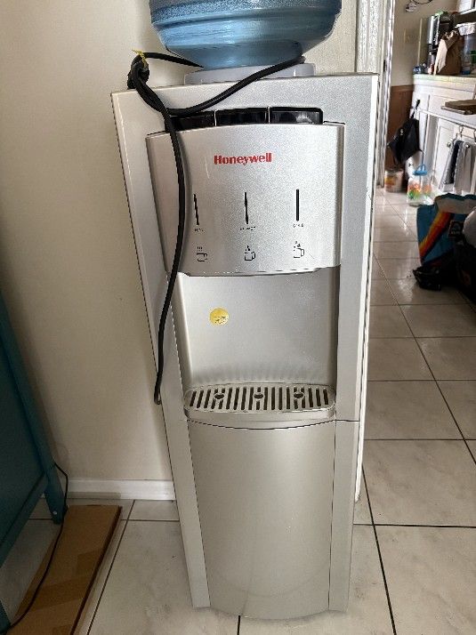 Water dispenser