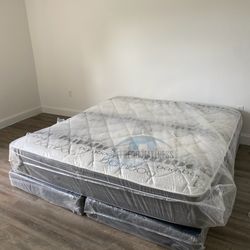 King Pillow Top Mattress Set – NEW – Medium Firm & Comfortable – Box Spring Included – Delivery Available