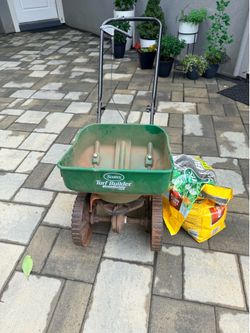 Scott’s Broadcast Spreader Mini