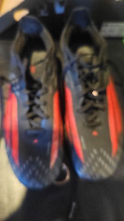 Soccer shoes