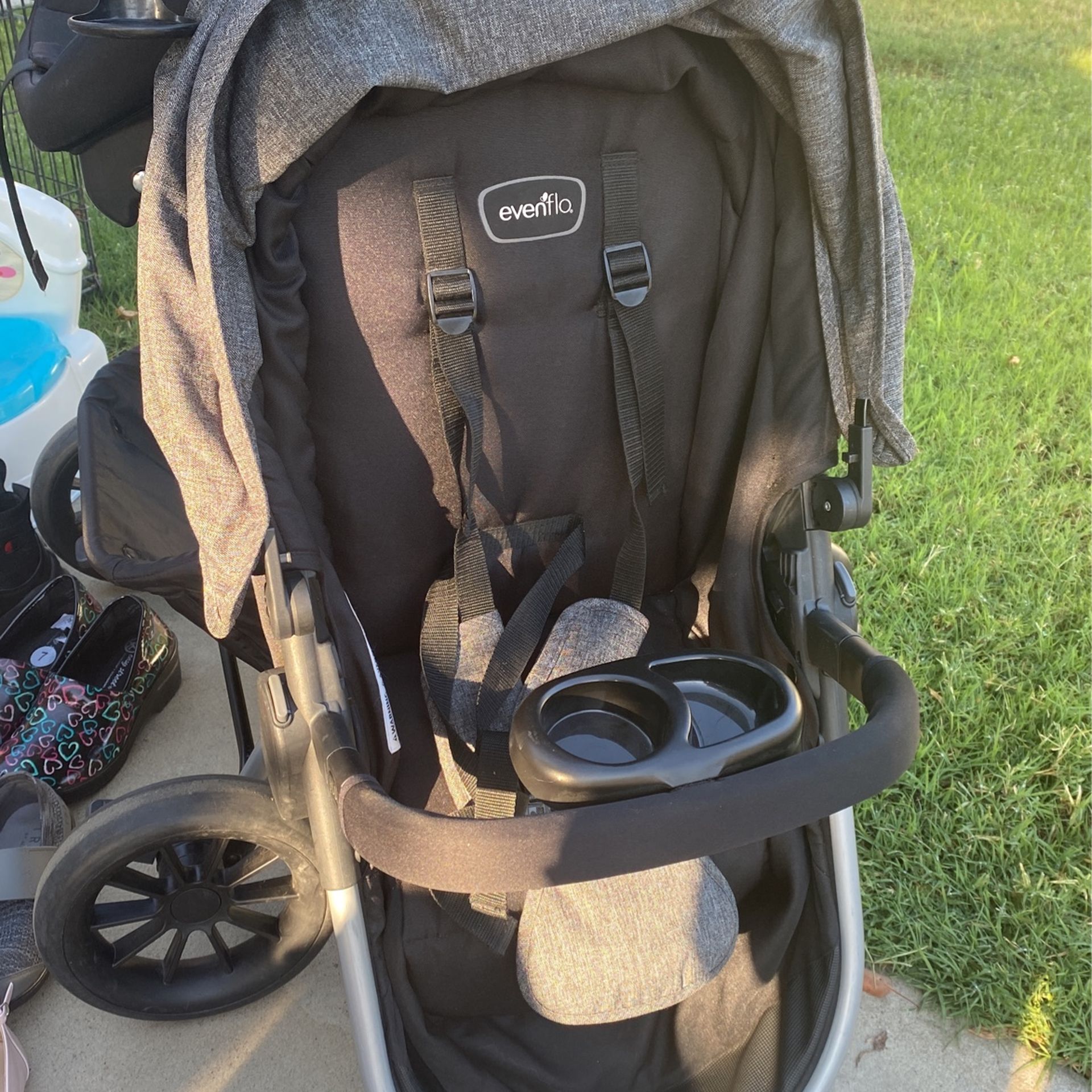 Evenflo Car seat Set