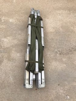 Vintage US Govt Issued military cot. In great shape.