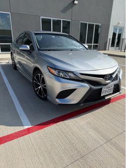 Toyota Camry SE 2020