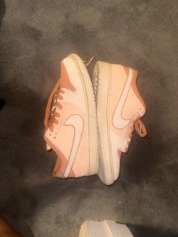 Nike SB peach and cream size 9 men’s