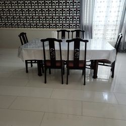 Table And Chairs 