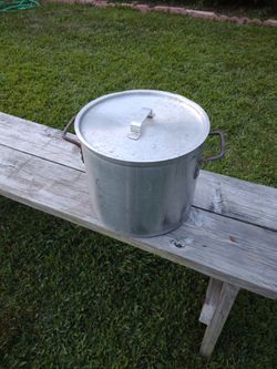 Leyse 20 Qt. Pot Lobster Pot