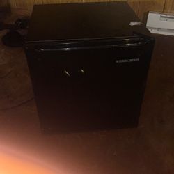 Mini Fridge 