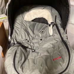 GRACO INFANT CAR SEAT