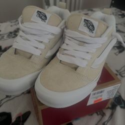 Brand New Knu Skool Vans