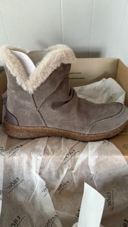 Boots Taos Size 10
