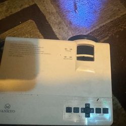Vanyko Projector $40
