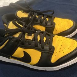Black And Yellow Nike Dunks Size 10 1/2 Men’s