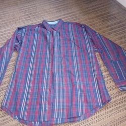 Mens Van Heusen Long Sleeved Button Up Shirt Si,e Large