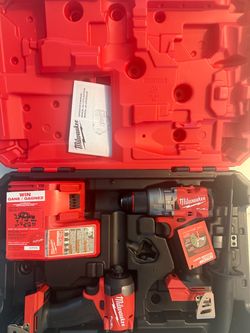 Milwaukee M18 FUEL Hammer Drill Combo Kit