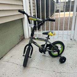 Huffy Rock It 12” Toddler / Little Boys Bike With Training Wheels