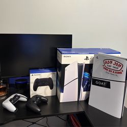 Gaming set up (PS5, 120hz Monitor, 2 control, NCAA26, Monitor speaker)