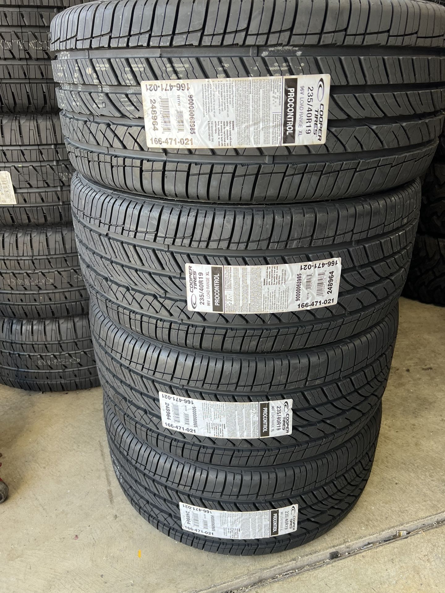 235 40 19 Cooper Procontrol