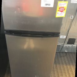 Thomson 7.5 Cu Ft Refrigerator Model: TFR725 for Sale in Houston, TX -  OfferUp
