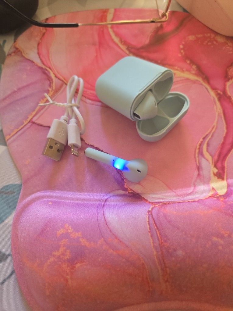 TWS earbuds For Music And Phone Calls