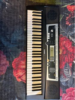 YPT-210 61-Key Portable Keyboard Portable keyboard with teaching functionality, 375 instrument voices, and stereo speakers. WIth the Yamaha YPT-210 po