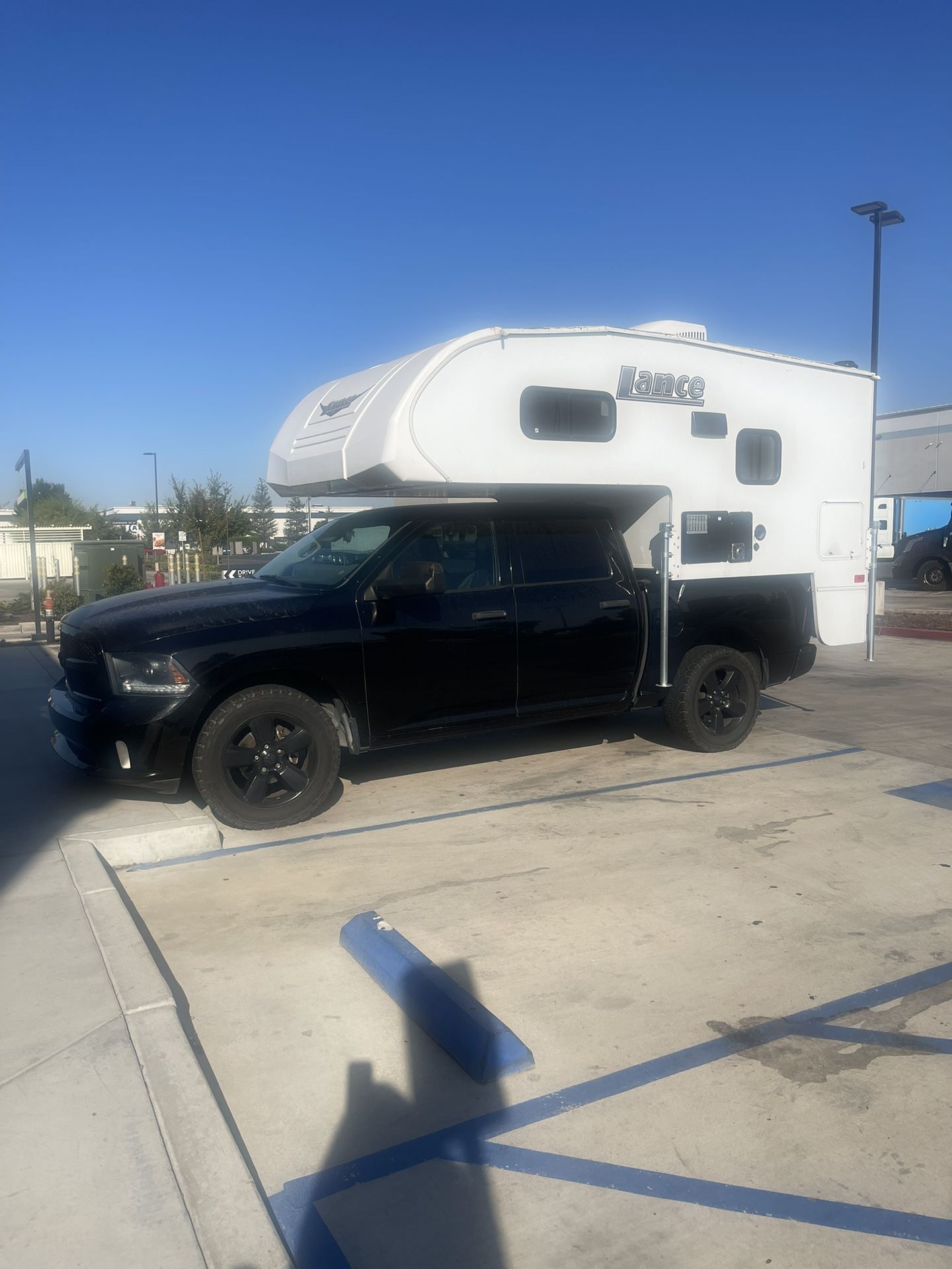 2017 lance Truck Camper 650