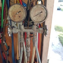 Robinair Double Regulator With Hookup Hoses