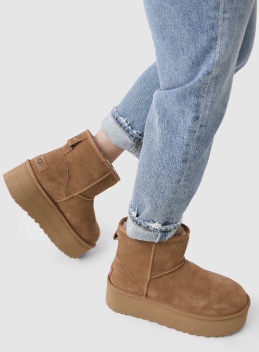 UGG chestnut classic mini platform Boots NWT
