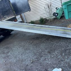 up for sale aluminum ramp 