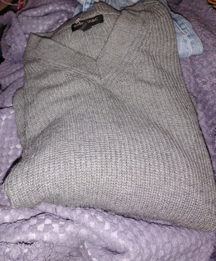 Banana Republic Size Small Sweater