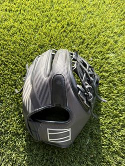 Rawlings Rev 1X (Infield)