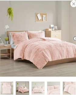 Long Faux Fur King Comforter Set