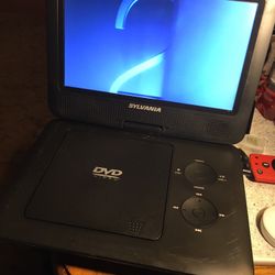 SYLVANIA   Huge Screen Portable Dvd Player