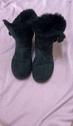 Black ugg boot size 8