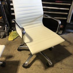 Joplin White Leather Chair 