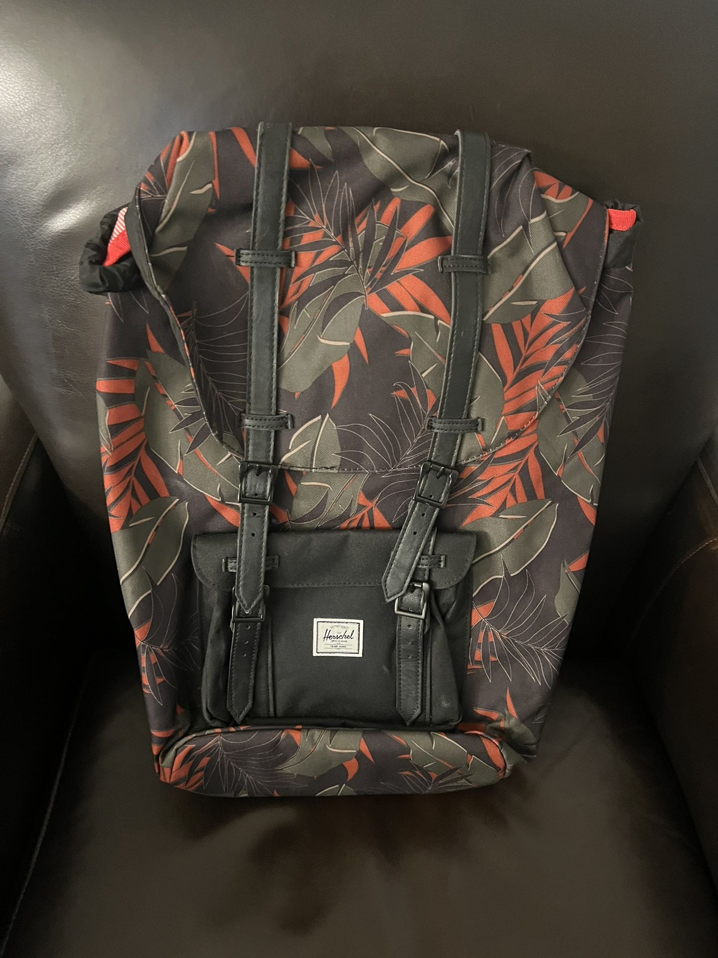 Herschel backpack, like new—only used for one train trip.