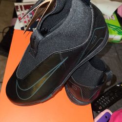 BRAND NEW GIRLS NIKE SHOES...AS IN PICTURES...PICK UP BLOOMINGTON...CHECK OUT MY PAGE FOR MORE...