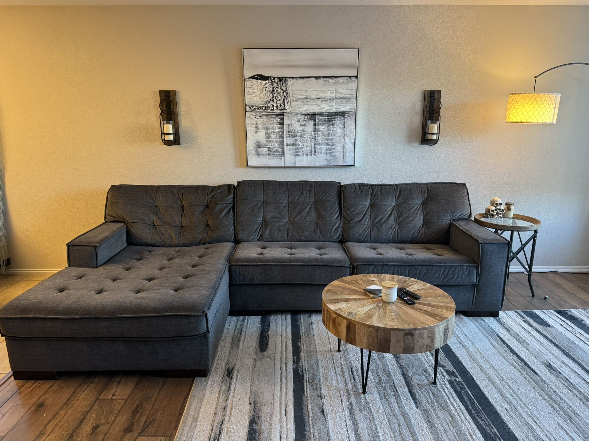 Sectional Couch with Chaise