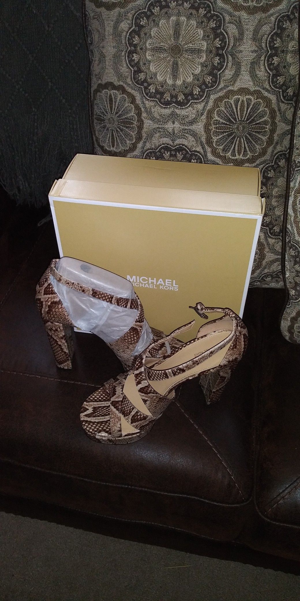 Michael Kors size 8