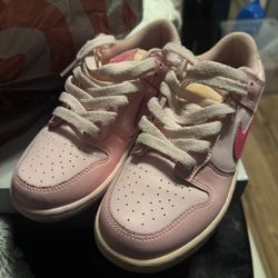 NIKE AIRFORCES