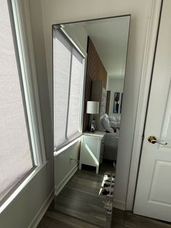 Stand up Mirror